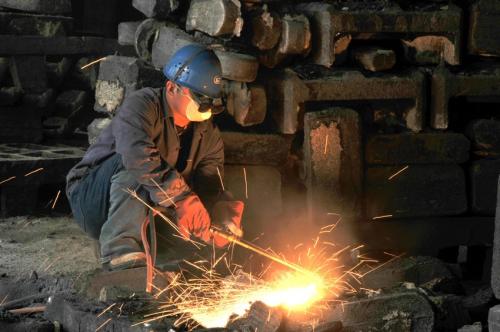 前三季度钢铁产业利润下滑“增产不增效”