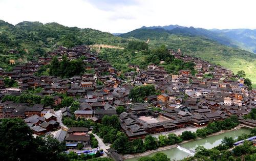 贵州省人民政府办公厅关于加快推动特色小镇和小城镇高质量发展的实施意见